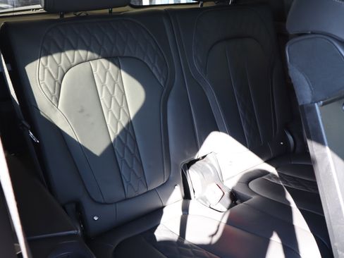 Used 2019 BMW X7 xDrive50i w/ Dynamic Handling Package image 38