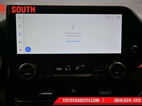Used 2023 Toyota Highlander Limited AWD/4WD image 16