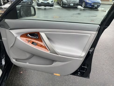 Used 2011 Toyota Camry SE image 22