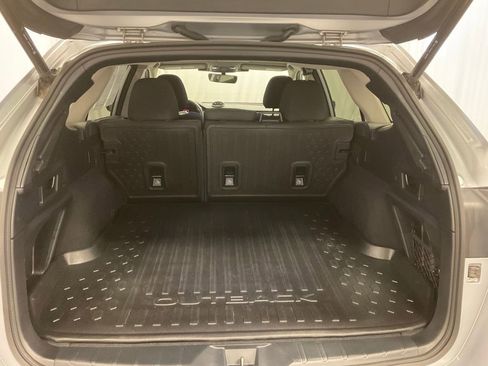 Used 2024 Subaru Outback Premium AWD/4WD image 7