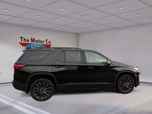 Used 2023 Chevrolet Traverse RS w/ LPO, Floor Liner Package AWD/4WD image 4