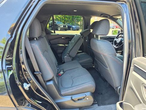Used 2025 Honda Pilot Sport image 14