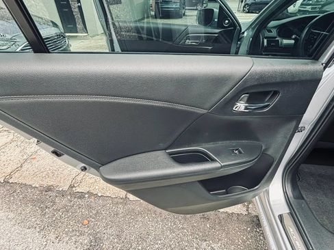 Used 2017 Honda Accord EX-L image 12