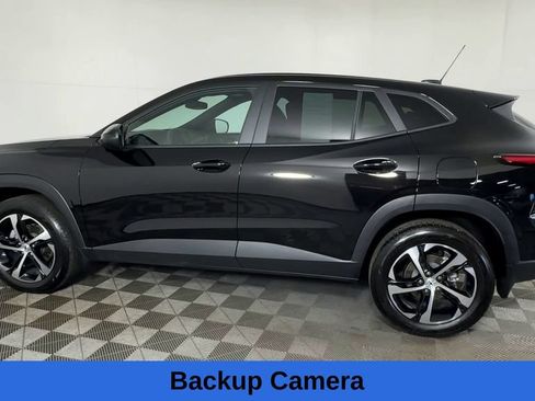 Used 2025 Chevrolet Trax RS w/ Driver Confidence Package FWD image 9