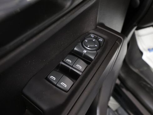 Used 2020 Chevrolet Silverado 1500 Custom w/ Custom Value Package image 30