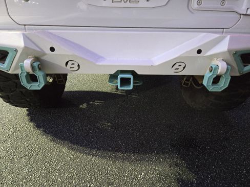 Used 2019 Jeep Wrangler Unlimited Sahara image 16