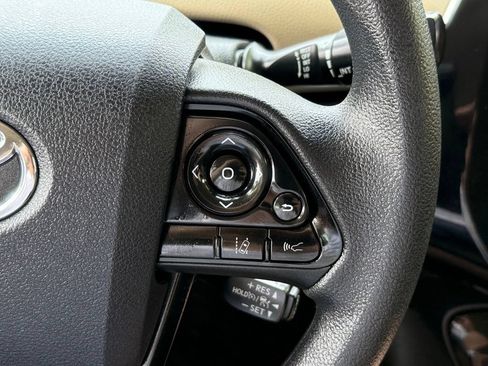 Used 2019 Toyota Prius LE FWD image 29
