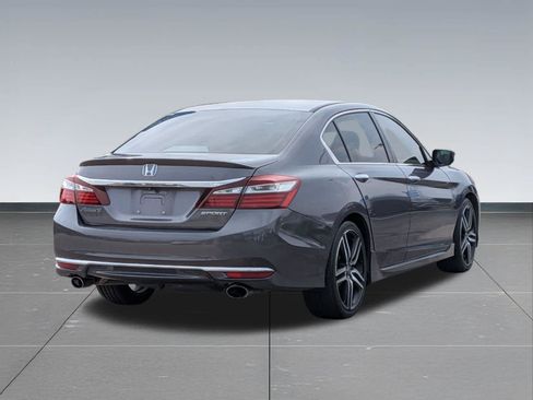 Used 2016 Honda Accord Sport image 5