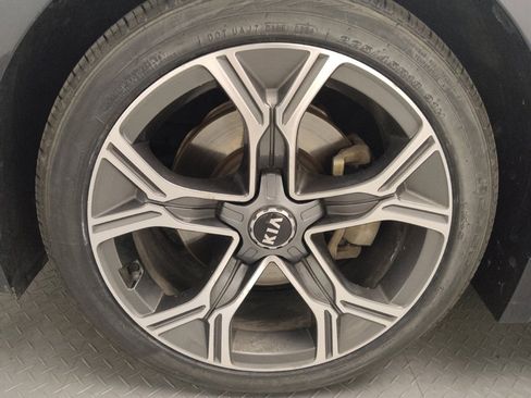 Used 2020 Kia Stinger GT-Line image 31