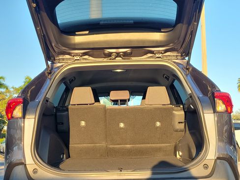 Used 2023 Toyota RAV4 LE image 9