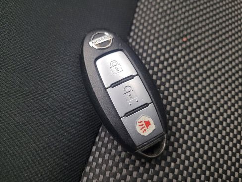 Used 2019 Nissan Pathfinder S image 32