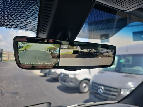 Used 2025 Mercedes-Benz Sprinter 2500 image 20