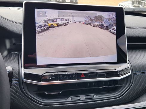 New 2026 Jeep Compass Latitude image 17