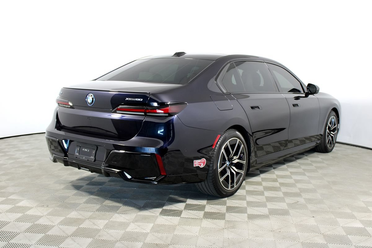 Used 2023 BMW i7 xDrive60 AWD/4WD image 6