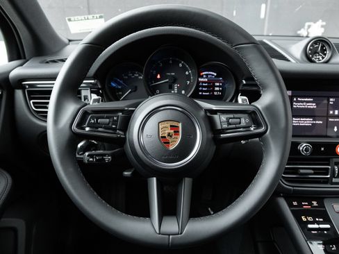 Certified 2026 Porsche Macan AWD/4WD image 13