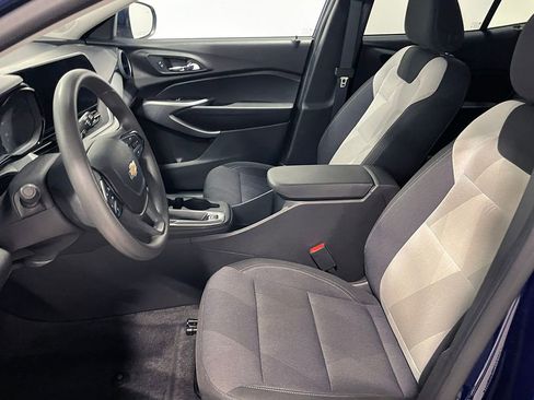 Used 2024 Chevrolet Trax LS w/ LS Convenience Package image 3