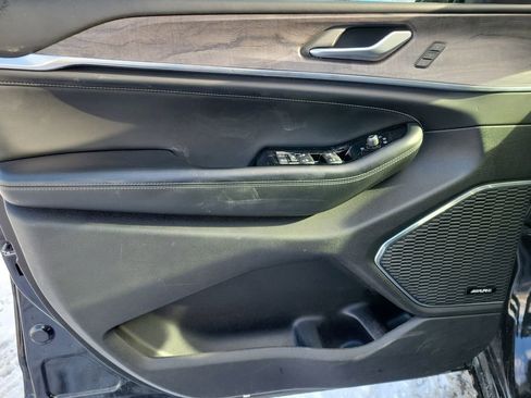 Used 2023 Jeep Grand Cherokee Overland image 10