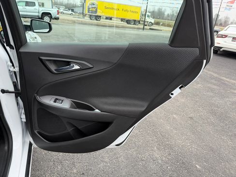 Used 2023 Chevrolet Malibu LT image 17