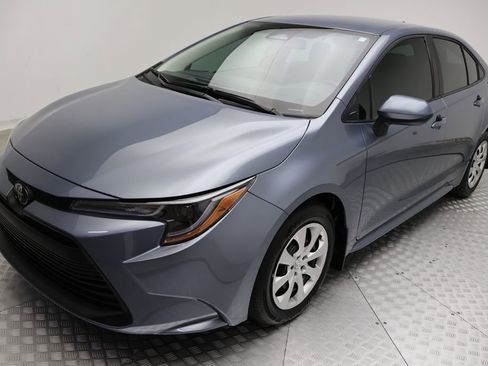 Certified 2025 Toyota Corolla LE FWD image 2