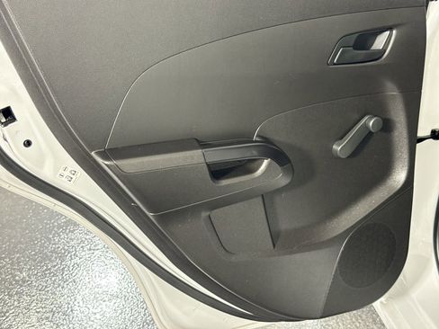 Used 2020 Chevrolet Sonic LT image 34
