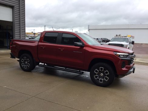 Used 2025 Chevrolet Colorado Z71 w/ LPO, Skid Plate Package AWD/4WD image 4