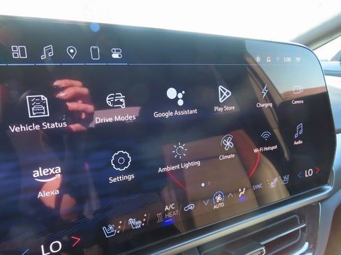 Used 2024 Chevrolet Equinox EV RS image 19