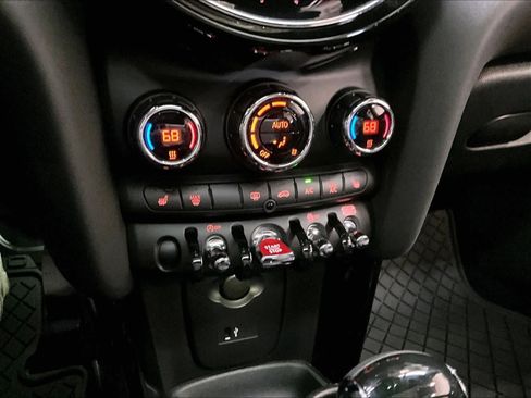 Used 2024 MINI Cooper S w/ Signature Upholstery Package FWD image 37