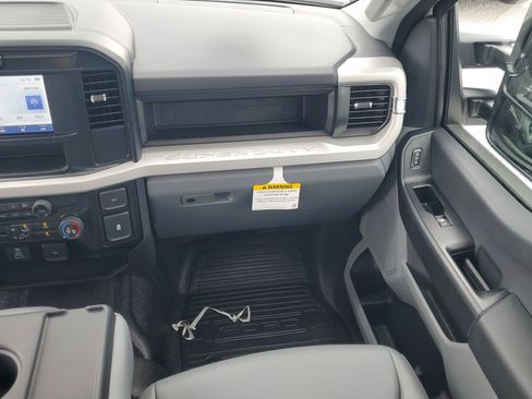 New 2026 Ford F250 XL w/ XL Chrome Package image 14