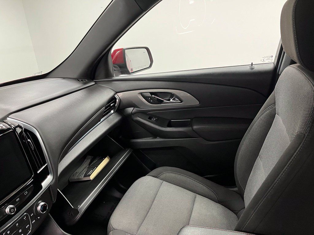 Used 2023 Chevrolet Traverse LT AWD/4WD image 41
