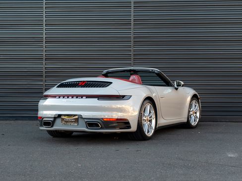 Certified 2021 Porsche 911 Carrera image 8