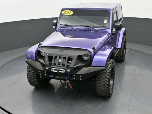 Used 2017 Jeep Wrangler Sahara image 32