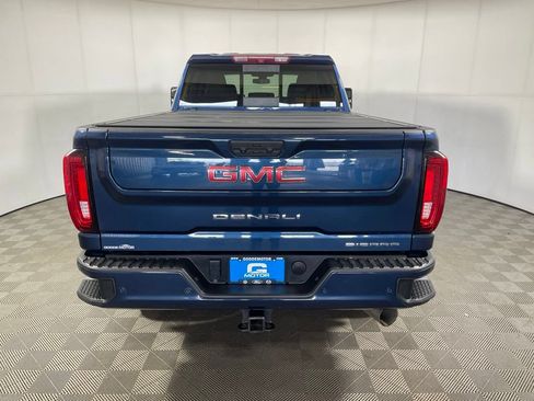 Used 2022 GMC Sierra 3500 Denali AWD/4WD image 7