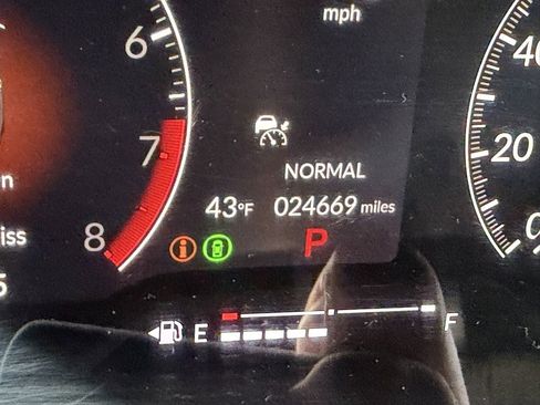 Used 2023 Honda Civic Sport image 5