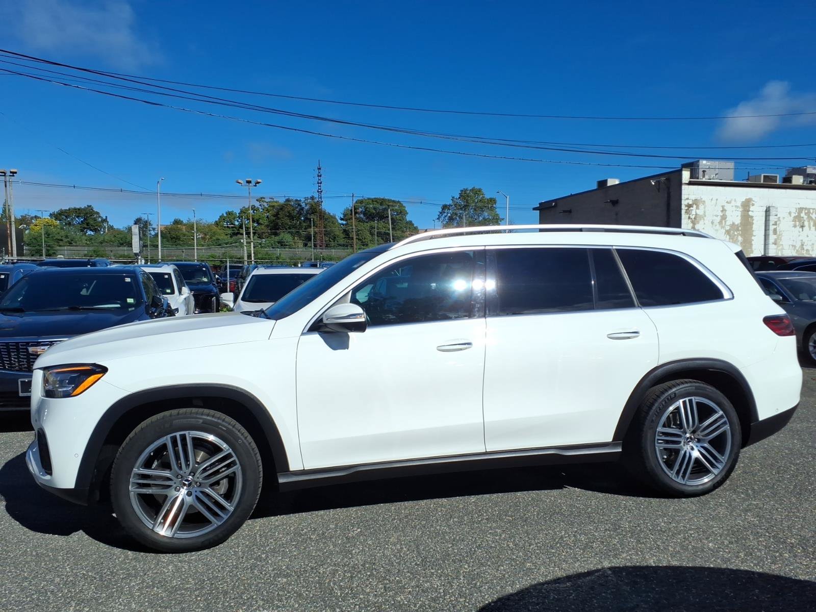 Used 2025 Mercedes-Benz GLS 450 4MATIC image 7