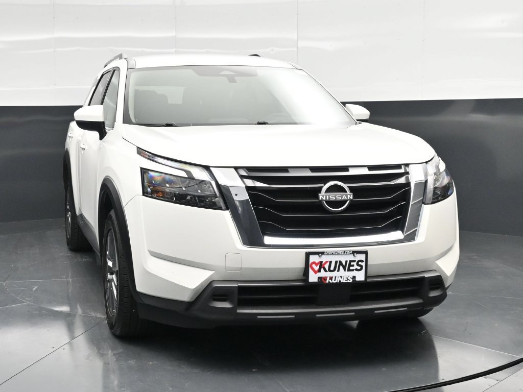 Used 2025 Nissan Pathfinder SV AWD/4WD image 4