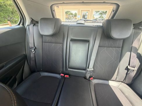 Used 2021 Chevrolet Trax LT AWD/4WD image 11