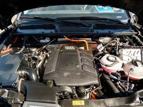 Used 2021 Audi Q5 e Premium Plus w/ Premium Plus Package image 35