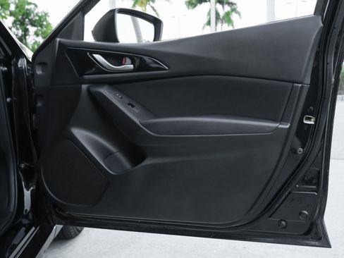 Used 2014 MAZDA MAZDA3 i Sport image 35