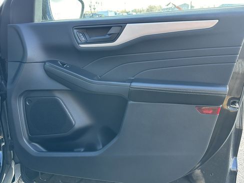 Used 2022 Ford Escape SE w/ Convenience Package image 59