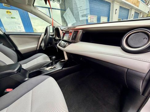 Used 2014 Toyota RAV4 XLE AWD/4WD image 51
