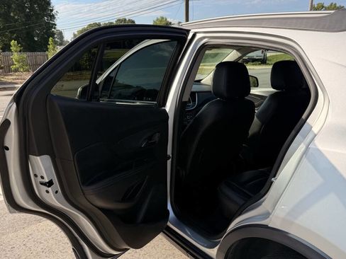 Used 2018 Buick Encore Essence FWD image 12