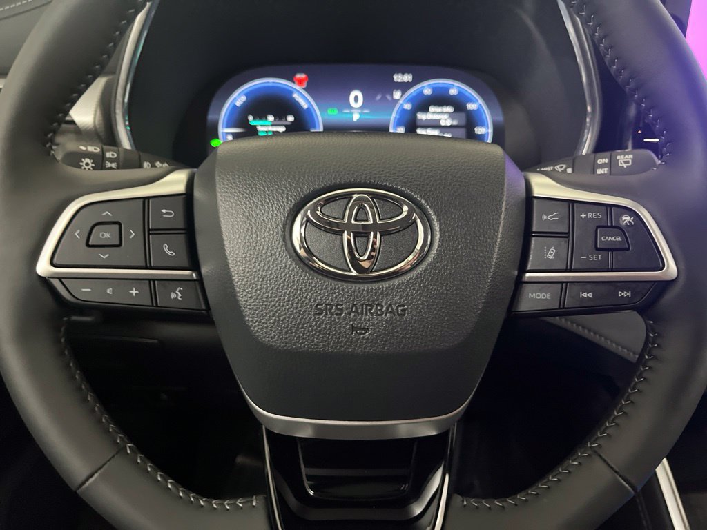 Used 2026 Toyota Highlander Platinum AWD/4WD image 64