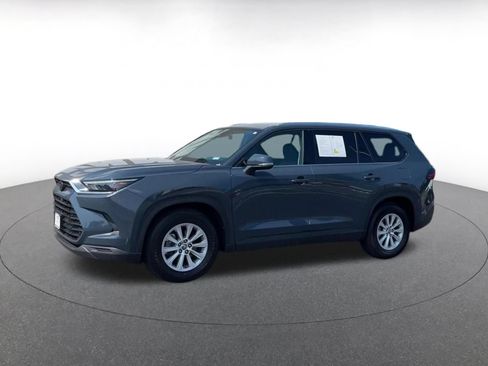 Used 2025 Toyota Grand Highlander FWD image 5