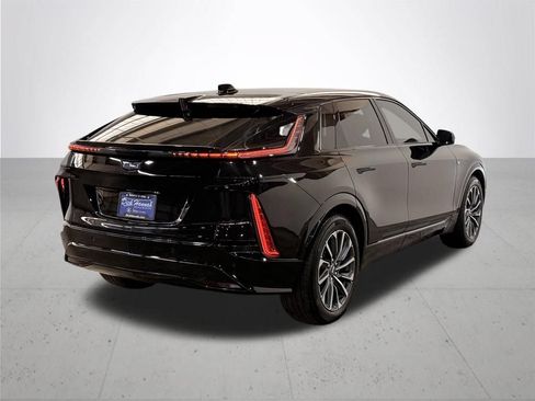 Used 2024 Cadillac Lyriq Sport RWD image 10