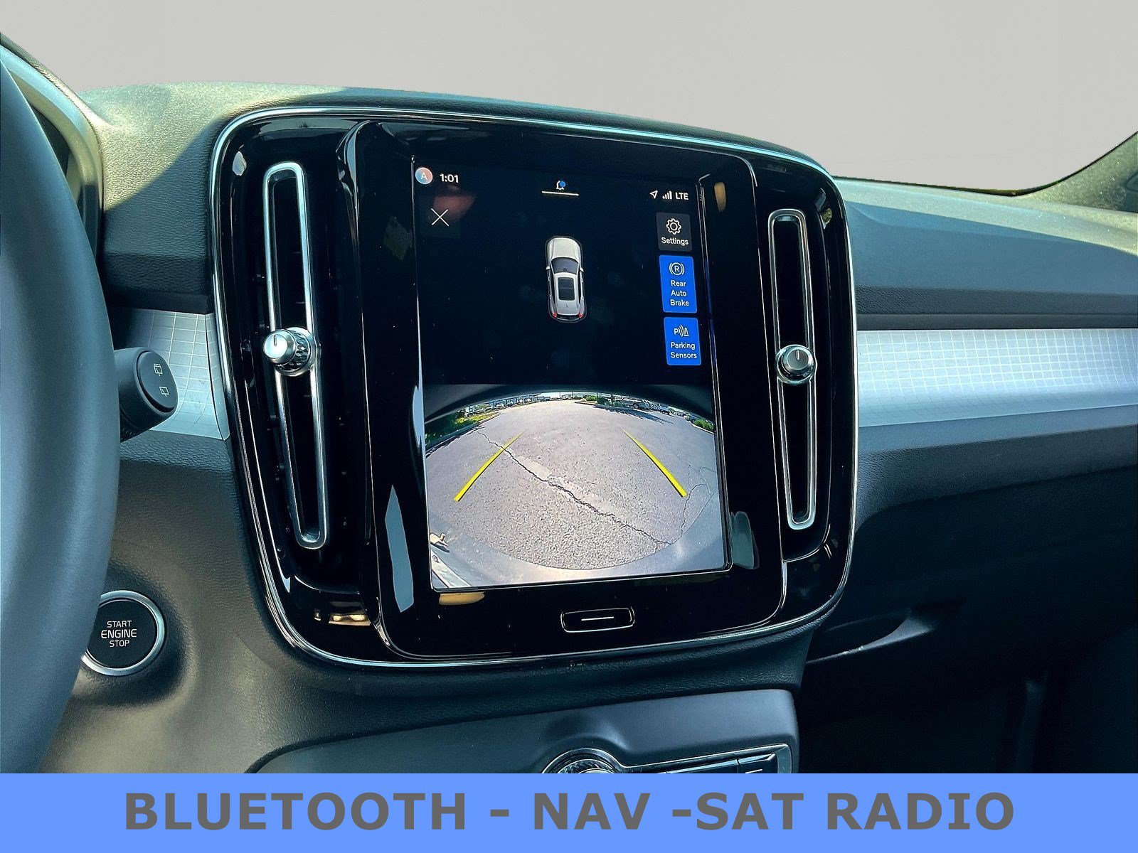 Used 2023 Volvo XC40 B5 Core AWD/4WD image 14