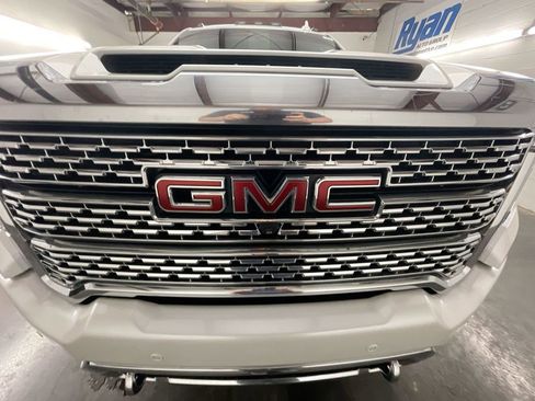 Used 2020 GMC Sierra 3500 Denali w/ Denali Ultimate Package image 32