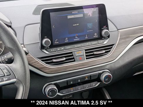 Used 2024 Nissan Altima 2.5 SV FWD image 23