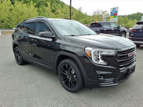 Used 2022 GMC Terrain SLT w/ Elevation Edition AWD/4WD image 9