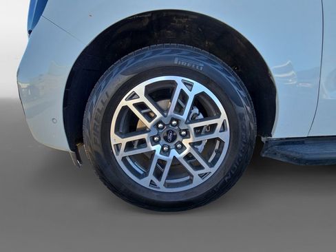 Used 2025 Ford Expedition Active image 16