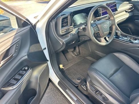 Used 2025 Toyota Crown Signia w/ Advanced Technology Package AWD/4WD image 12